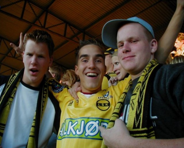 Kristian på fotballkamp med venner (Foto: Privat)