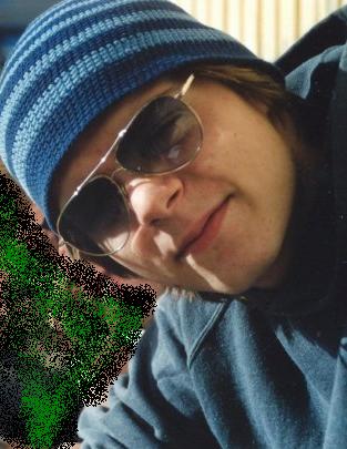 Yngve i folkehøgskolealder. Rimelig frika, hva? (Jeg har måttet sensurere personen bak meg på bildet ettersom jeg ikke kan legge ut bilder av gudoghvermann på internett) Noen som har sett denne lua forresten? Jeg har ikke sett den siden 2004! Yngve i folkehøgskolealder. Rimelig frika, hva? (Jeg har måttet sensurere personen bak meg på bildet ettersom jeg ikke kan legge ut bilder av gudoghvermann på internett) Noen som har sett denne lua forresten? Jeg har ikke sett den siden 2004!