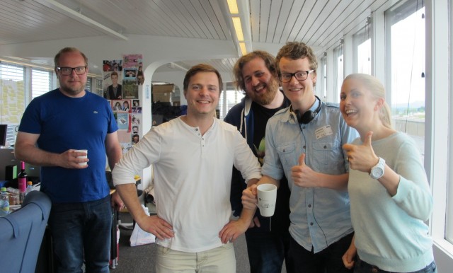 Yngve, Ronny, Silje, og Jon Torger. Med Steinar Sagen i bakgrunn. 