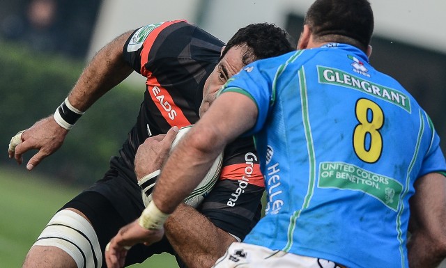 Disse to krafkarene spiller på rugbylaget til Toulose. Noe for Linn og Ellen? Foto: AFP PHOTO / ANDREAS SOLARO