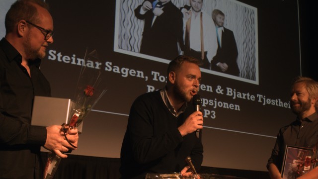 Radioresepsjonen mottar Årets radionavn-prisen 2012 (Foto: Jonas Jeremiassen Tomter, NRK P3).