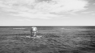 http://p3.no/wp-content/blogs.dir/52/files/2012/08/Heyerdahl-stein.jpg